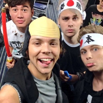 Its hi 
|insta|@//fag.hag.5sos|