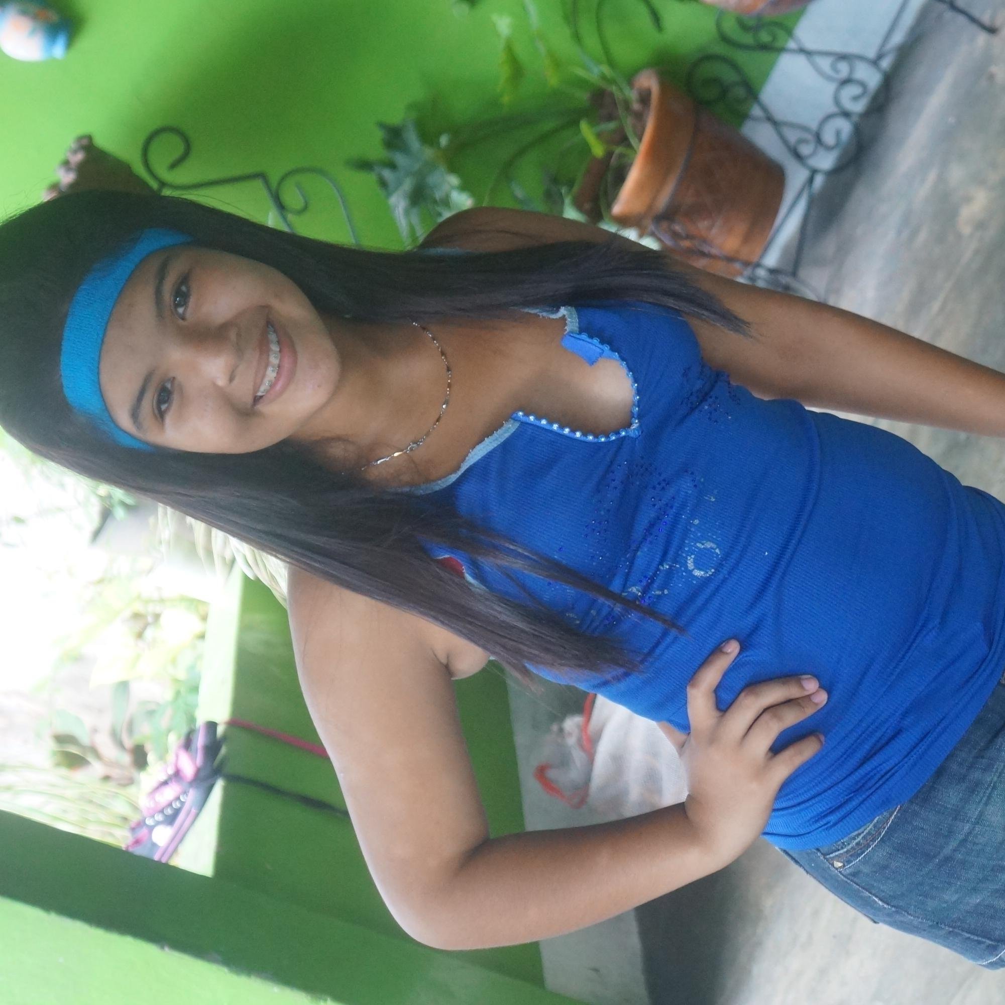 AmoO' Escuchar Musik; *-----*' Soy Crazy. (Pero.. Es De Naturaleza.. xD') Osea Yo No Me Drogo Mi Locura Es Natural By:Cheka'a =)P