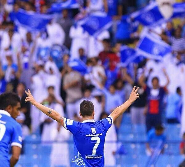 احب الزعيم.                                               وأحب كل من قال أنا هلالي #الهلال
