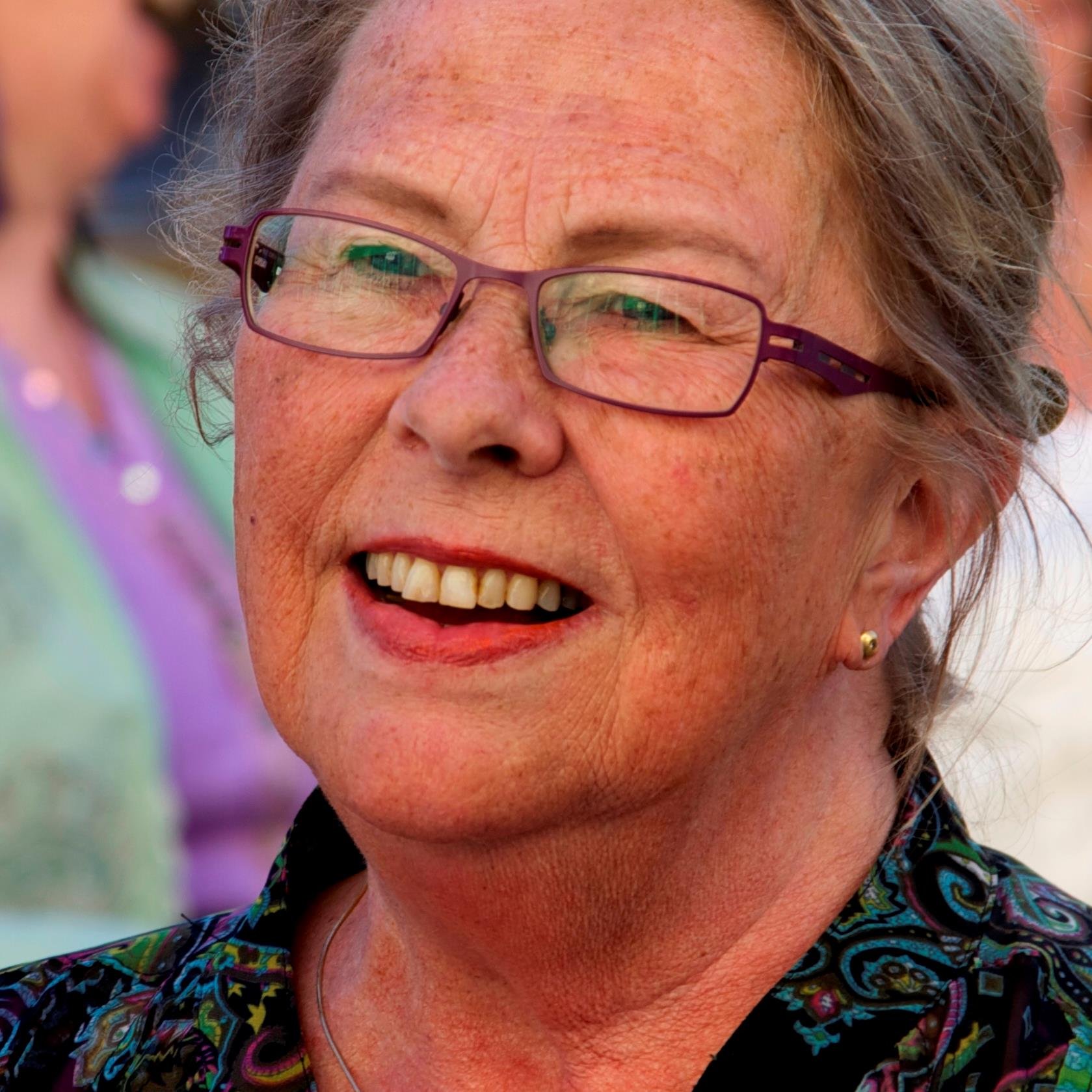 EllenRo's profile picture. "Er staten sterk, knuser den oss, er den svak, går vi under. 
Stemmer selvsagt Høyre.