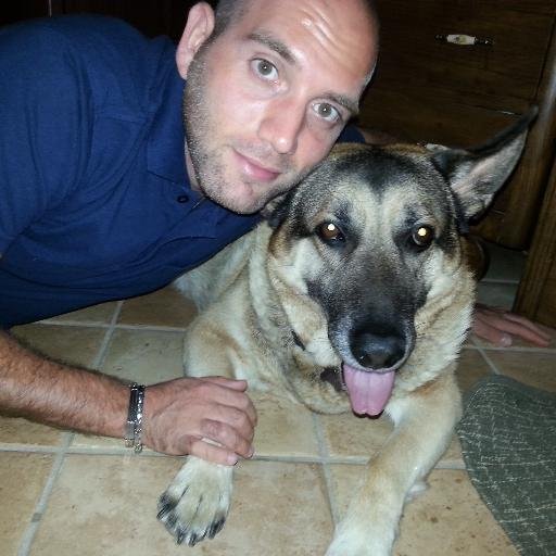 Laureato Specialistico di Ing. Informatica alla Federico II, appassionato di TLC e web, amante dei cani di qualsiasi razza e perdutamente innamorato di Angela