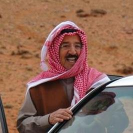 الخليج ماهوب مرتع خراب لمن بغاه / نحتميه وقد حميناه من روم وعجم / 
قامت ارباب السوابق تستر بالعباه / عن عباة الدين يخسون هافين الذمم