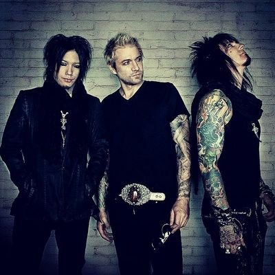 Sixx:A.M. es una banda de hard rock formada por Nikki Sixx, DJ Ashba, y James Michael. Fans club Paraguay @DjASHBA nos sigue 16/08/14