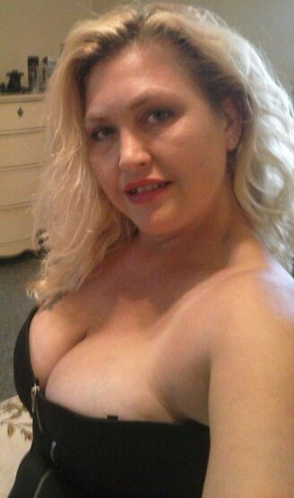 Always bubbly and trying new things! 5ft 7in 140lbs. I will be anything you want and more.  http://t.co/gR959ytbM1
