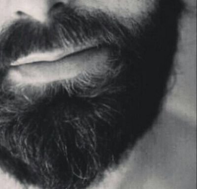 ‏‏‏‏يَكفِيني سَـــعآدة أنّي أستَطيع رَسم الإبتِســـآمة عَلىٰ كُل وَجهٍ أُحِبه.                     (يمــانـي ولو جٓار الزمـن اصلي ما نكرته)