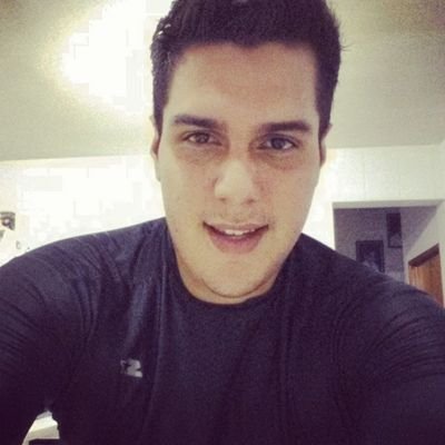 Lic. en Educación Física. 1.96 mts. de estupidez. Rayado y Merengue de corazón. Jarocho con sangre Regia.