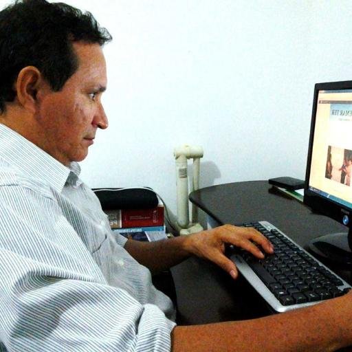Jornalista (Ufma), repórter em várias mídias por 35 anos -  Jornal Pequeno O Imparcial  TV Difusora Blog - pós-graduado em Gestão Comercial e Marketing Digital