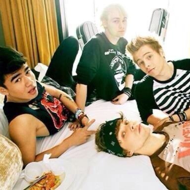 free follow from @xlongwayhome follow me on there and ask for a follow back :-) also voting acc x