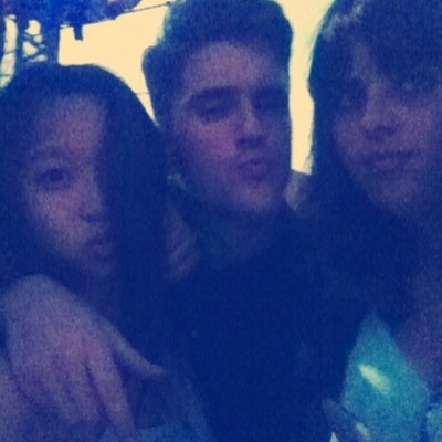 MontseZhu's profile picture. I'm not living , i'm just killing time -