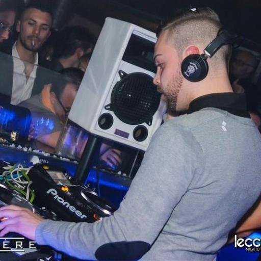 Andrea Toma aka Makwood,a love for the house music started on the road as djproducer, a DJ and years established