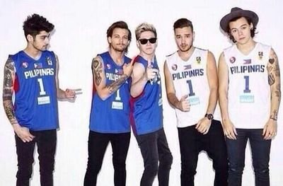 I love 1D and 5sos♥♥♡♡
