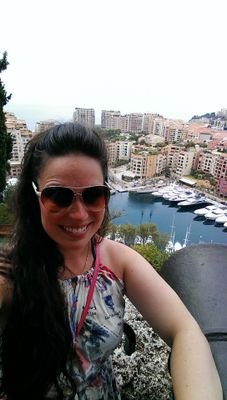 madamegoss's profile picture. Prof de français!