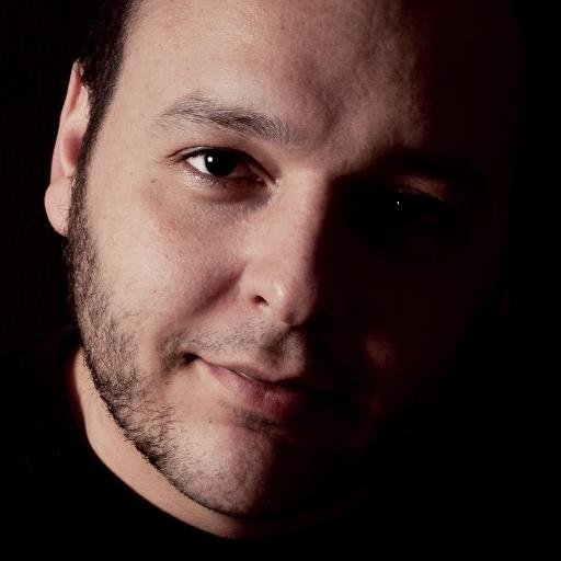 Produzindo, gravando, compondo, aprendendo. Producing, recording, writing, learning and so on...