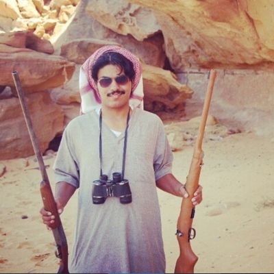 العين ياعين المها دمعها جـف والبعـد ، من بين المواليف وقاد عيني .. دهرها بالسهر لفها لف عزي / لعينـ(ن) ماتهنا بمرقـاد