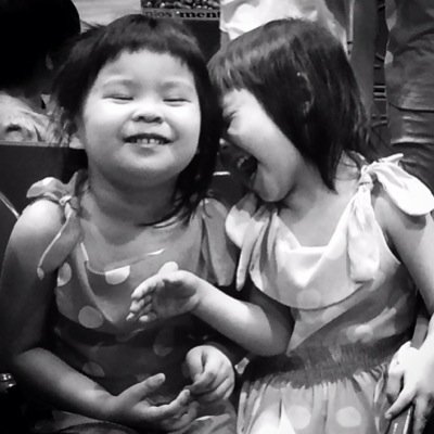 allylim's profile picture. The continuing adventures of two little girls who drive their mommy up the wall. And in between, display wonderful pockets of loveliness. ❤️