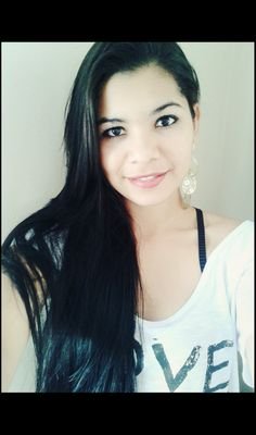 ''Gosto de sonhar porque alivia os pés cansados de só andarem na terra''