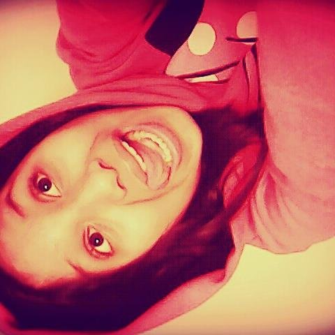 I'm directioner and I would know since I do not and had the opportunity to meet one direction but I am sure that he gets to know my great idol !! 
I love one di