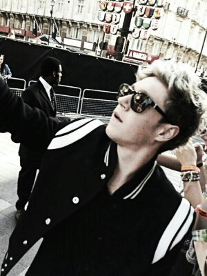 My official account @NiallOfficial  @OneDirection!!
