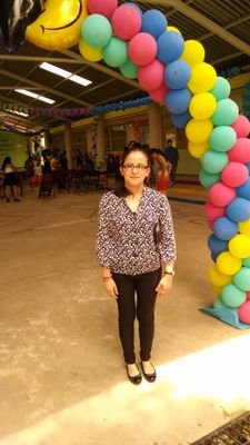 VivianaRosalesM's profile picture. Disfrutando de la vida : )
