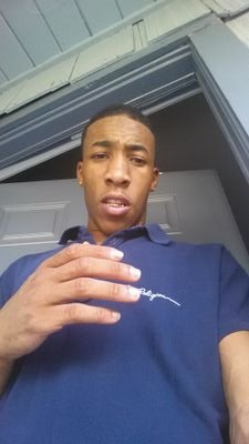 Always see me with a couple niggaz, get money with a couple niggaz.... God 1st, then its get tha money feed tha family!! #BreadGang #BreadWinner