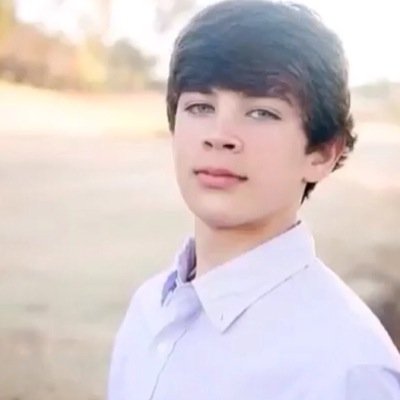 Just a girl loving hayes! Im from Alabama. Im heidi! All american girl!