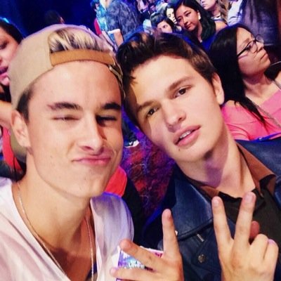 Kian. 19. Single. Bi.