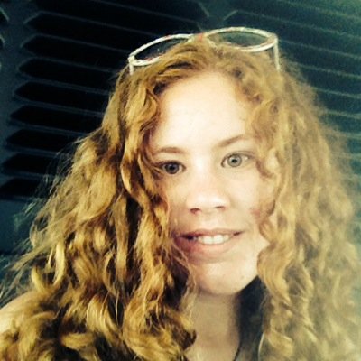 I am a 20 year old girl in Newport Delaware who likes to play sports and just have fun.