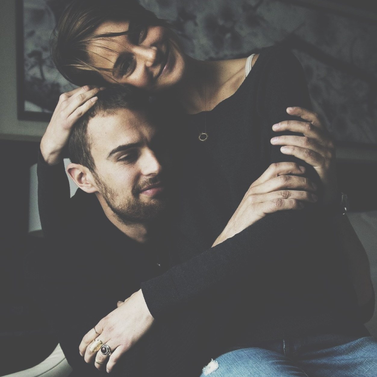 divergentisme's profile picture. books are rad. dauntless initate. shadowhunter. tribute. im a massive shipper of sheo.