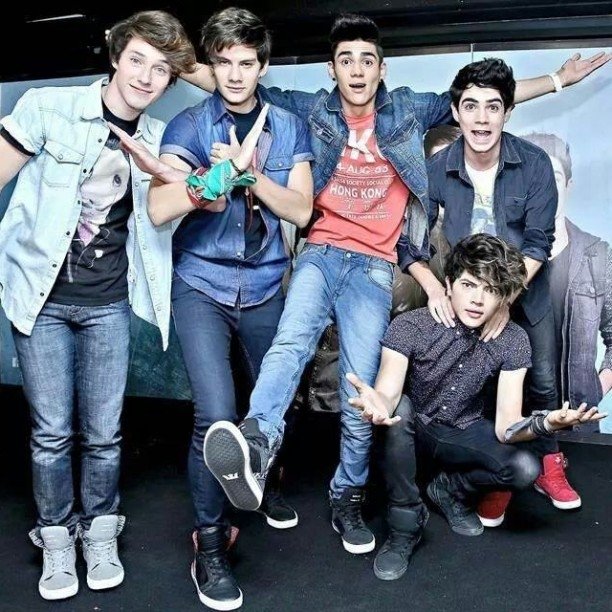 Coder4ever1's profile picture. Ésta cuenta está dedicada a @somosCD9  Prometemos apoyarlos siempre , en las buenas y en las malas , nunca los dejaremos solos.