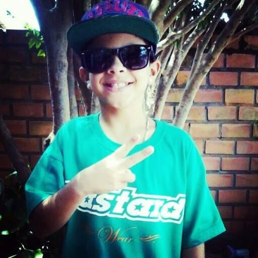 Chegou e se tornou tudo. Nossa amizade vai durar pra sempre, até depois do fim. Vou te proteger de tudo e de todos. Te amo tanto ♥