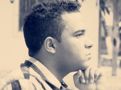 Cantor, Compositor, Regente de coral, Professor de Musica, dentre outros!!!
