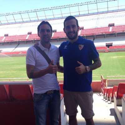 Canterano del Sevilla FC Ex jugador de futbol RCD Mallorca,Nastic,FC Vaslui,Xerez CD. https://t.co/YsM3m4kEBi @PromoesportAnd