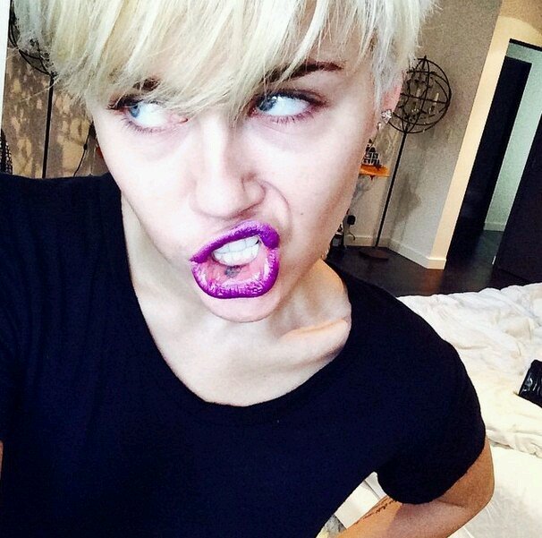 #MileyCyrus #Glee #Sherlock  #supernatural #housemd #skins #gossipgirl #scrubs #lost #AHC #ThePrettyReckless