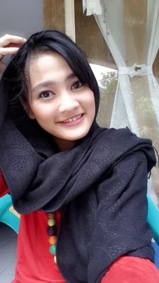 nina_zuliana's profile picture. hidup itu indah
