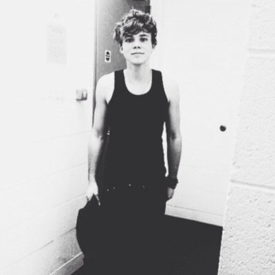˳*✧✦∗˚ heres a free follow for you from @ashtonsgnarly ˳*✧✦∗˚