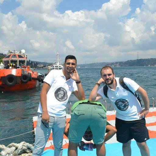 Yeni bir yaklaşım ile karşınızdayız, bu sefer işler güçler biraz farklı, elimizi kolumuzu sıvadık, bu seferde fotoğrafçılık işine al attık.