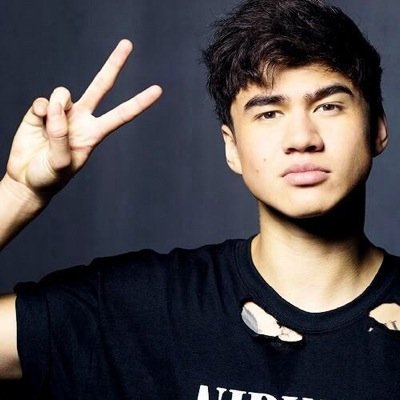 FOLLOW @fuckkmegilinsky  @yagirlmufasa  THEY FOLLOW BACK