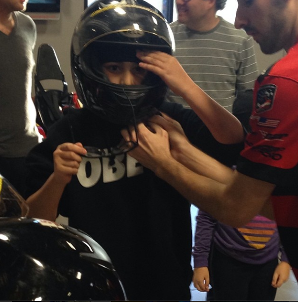 AndresMuhlach1's profile picture. Obey.