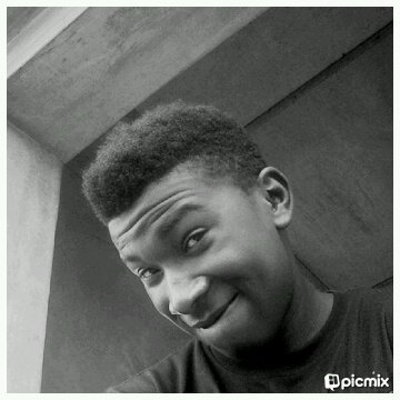 Tijae Snr....Jonzed like a man µ  player. Raise ur glasses mine Is already up.  Holla me up for some unburnt bush wadahaya!!! BOOOM!!!