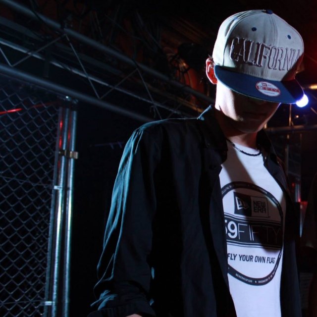 B-boy/Philip Smokes