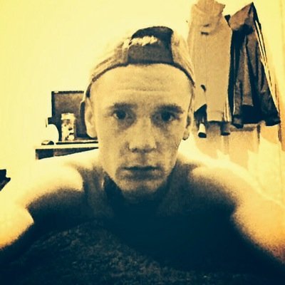 Hi my name is Justin i'm a massive fan of gaming, and like to eat food and sleep you might aswell say im a typical gamer. #AutoFollowBack