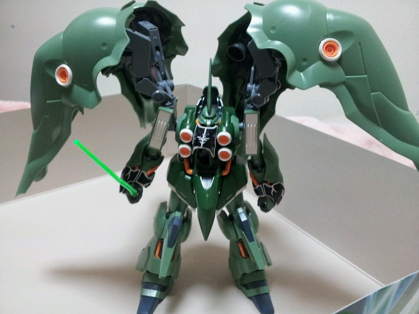 え~と僕高１です。アニメ好きです。特に戦闘系が好きです。後、プラモはヤマト2199、ガンダムが好きです。ところで、ガンダムはジオン派です。エヴァ、エウレカセブンなど好きです。とにかくアニメ好きな人とかいましたら、フォローよろですヽ(*´∀｀)ノ