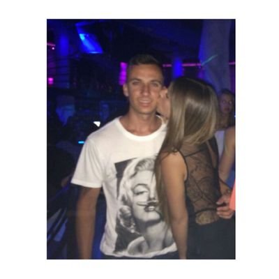 Estudiante de Bachillerato d Ciencias d la Salud. Instagram: naigutierrezz                           FUENGIROLA