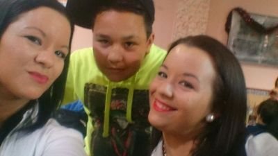 soy un chicho de doze años q busca a gente para seguir.
os quiero