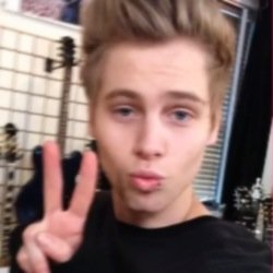 drunkwithlukeee's profile picture. i gave you a free follow so please rt this link :-) also tweet/dm me anything you want me to rt in return!!