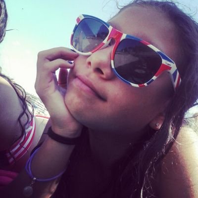 Dando la lata desde enero de 2002 y sacando sonrisas. Directioner:) 
Instagram: @miica_07 
Bilbao
One Direction y 5SOS mi viida..!!