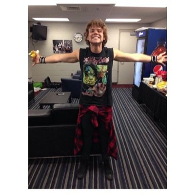 ashtonsdimple94's profile picture. 