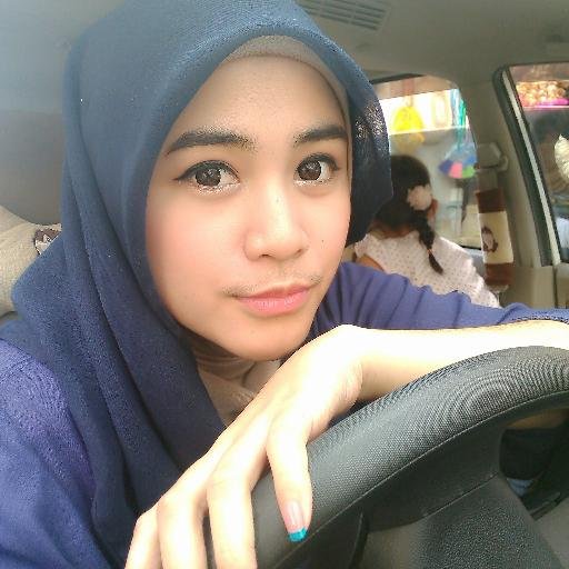 Ndutsadoet's profile picture. Fashion | Seni Rupa UPI '09 | relationship w/ @banaelvan8