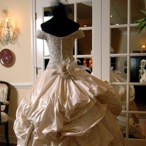 Sew-it-Seams is a unique bridal alterations shop located in the heart of The Woodlands. We are the only shop in town dedicated to bridal alteration.