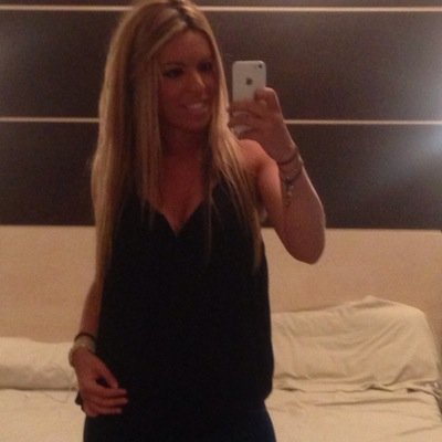 AnaGmezCuevas's profile picture. “La vida debe ser una locura,sino se reduciría todo a un simple puñado de Lunes“.Maestra de Educación Primaria y Psicopedagoga